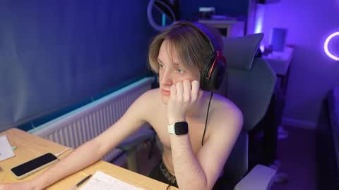 Alexycutie online show from March 20, 2026, 1:16 pm