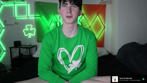 Snapshot of alfiegreenxxx chatting on March 18, 2026, 11:30 pm Alfie Green online show from March 18, 2026, 11:30 pm