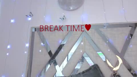 Carolina Join The Fan Club  online show from September 18, 2025, 3:25 pm