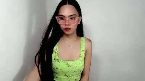 Snapshot of aliahadams chatting on October 14, 2025, 9:43 am ALIAH online show from October 14, 2025, 9:43 am