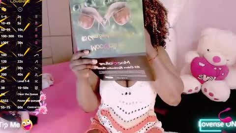 Snapshot of aliana_ross chatting on February 18, 2025, 9:10 am aliana_ross online show from February 18, 2025, 9:10 am