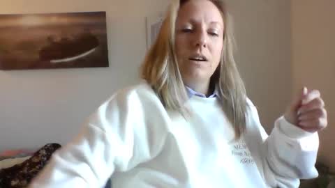 Snapshot of alice8363 chatting on December 16, 2024, 9:35 am Alice online show from December 16, 2024, 9:35 am