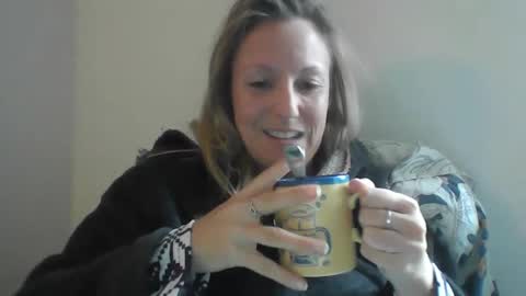 Snapshot of alice8363 chatting on December 21, 2024, 1:42 pm Alice online show from December 21, 2024, 1:42 pm