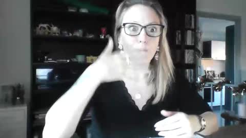 Snapshot of alice8363 chatting on December 28, 2024, 8:05 am Alice online show from December 28, 2024, 8:05 am