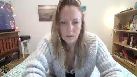 Snapshot of alice8363 chatting on October 16, 2025, 8:26 am Alice online show from October 16, 2025, 8:26 am