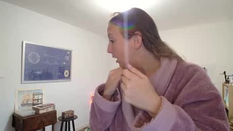 Snapshot of alice8363 chatting on November 17, 2025, 10:10 am Alice online show from November 17, 2025, 10:10 am