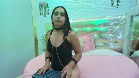 Snapshot of alice__bennett chatting on April 6, 2026, 8:10 pm Alice online show from April 6, 2026, 8:10 pm