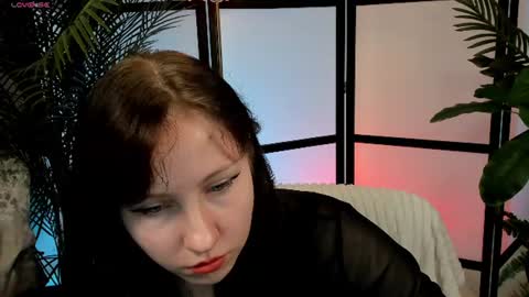 Snapshot of alice_calm chatting on June 22, 2026, 6:38 pm Cute Alice online show from June 22, 2026, 6:38 pm