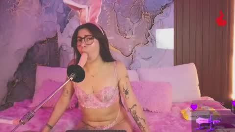Snapshot of alice_cute77 chatting on June 3, 2026, 2:19 pm Mey online show from June 3, 2026, 2:19 pm
