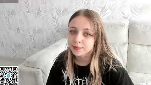 Snapshot of alice_halle chatting on June 27, 2026, 6:18 am alice_halle online show from June 27, 2026, 6:18 am