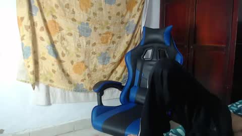 Snapshot of alice_julls chatting on May 23, 2026, 6:12 pm alice online show from May 23, 2026, 6:12 pm
