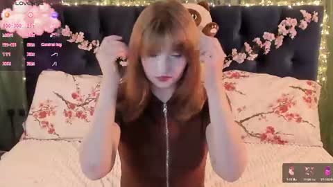 Snapshot of alice_langley chatting on July 17, 2026, 11:28 am Alice 3 online show from July 17, 2026, 11:28 am