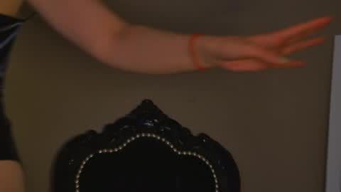 Snapshot of alice_munro chatting on May 27, 2026, 1:57 am AliceMunro online show from May 27, 2026, 1:57 am
