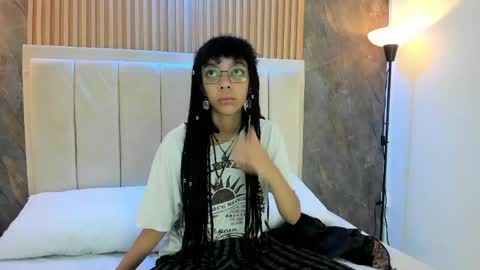 alice_rossi4 online show from May 19, 2026, 11:16 am