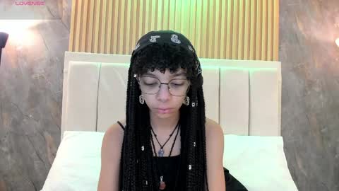 alice_rossi4 online show from May 25, 2026, 11:49 am