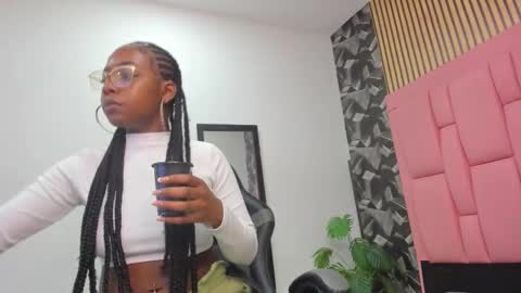 alice_rouusse online show from September 9, 2025, 12:15 pm