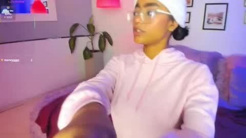 Snapshot of alice_simmons chatting on February 4, 2026, 7:42 pm alice_simmons online show from February 4, 2026, 7:42 pm