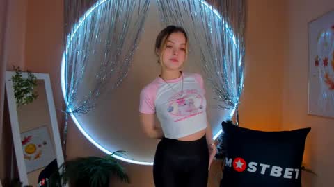 Snapshot of alice_tucci chatting on December 9, 2024, 1:45 pm Alice online show from December 9, 2024, 1:45 pm