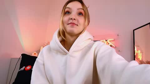 Snapshot of alice_tucci chatting on January 2, 2025, 9:54 am Alice online show from January 2, 2025, 9:54 am