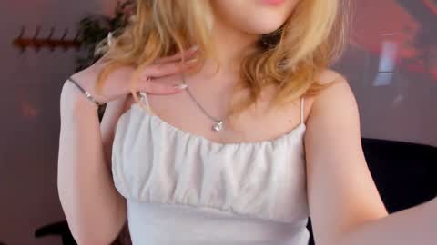 Snapshot of alice_tucci chatting on January 25, 2025, 1:30 pm Alice online show from January 25, 2025, 1:30 pm