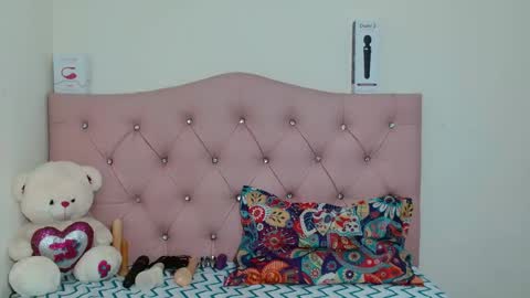 Snapshot of alice_xdreams chatting on November 13, 2025, 8:41 pm Alice online show from November 13, 2025, 8:41 pm