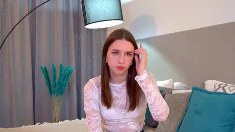 Snapshot of aliceatkin chatting on January 18, 2026, 6:50 am Alice online show from January 18, 2026, 6:50 am