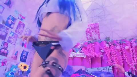 Snapshot of alicebenett_ chatting on April 19, 2026, 9:39 pm online show from April 19, 2026, 9:39 pm