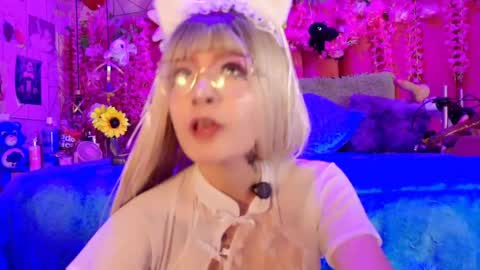 Snapshot of alicebenett_ chatting on May 19, 2026, 10:16 pm online show from May 19, 2026, 10:16 pm