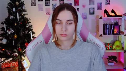 alicecharmy online show from December 23, 2024, 11:57 am