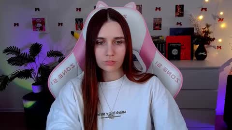 alicecharmy online show from February 17, 2026, 2:02 pm