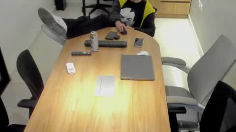 Snapshot of alicecoffin chatting on June 24, 2026, 9:19 am alicecoffin online show from June 24, 2026, 9:19 am