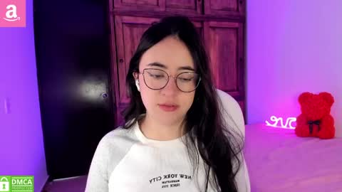 Snapshot of alicee_2 chatting on May 19, 2026, 12:44 pm Aliceee .. 97YP9VWGZHrefnav wishlist lists 1 online show from May 19, 2026, 12:44 pm
