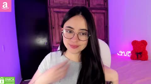 Snapshot of alicee_2 chatting on May 21, 2026, 5:42 pm Aliceee .. 97YP9VWGZHrefnav wishlist lists 1 online show from May 21, 2026, 5:42 pm