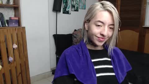 alicee_logan_ online show from March 9, 2026, 1:53 am