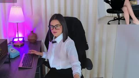 Aleja  online show from April 18, 2026, 12:09 pm