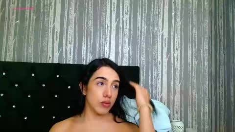 Snapshot of alicee_moonn chatting on April 22, 2026, 9:05 pm alicee_moonn online show from April 22, 2026, 9:05 pm