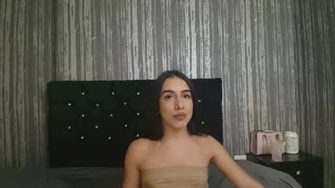 Snapshot of alicee_moonn chatting on May 28, 2026, 9:01 pm alicee_moonn online show from May 28, 2026, 9:01 pm