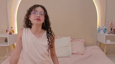 Snapshot of alicee_rodriguez chatting on May 8, 2026, 4:45 pm alice online show from May 8, 2026, 4:45 pm