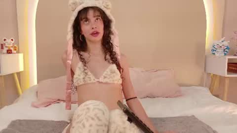 Snapshot of alicee_rodriguez chatting on June 22, 2026, 5:10 pm alice online show from June 22, 2026, 5:10 pm