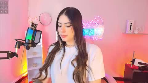 Snapshot of alicee_vixen chatting on November 12, 2025, 12:49 pm Alice online show from November 12, 2025, 12:49 pm