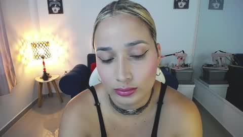 Alicia    1000 PM - 600 AM COLOMBIAN TIME online show from April 7, 2026, 10:53 pm