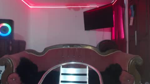 Snapshot of aliceesmiths chatting on February 14, 2025, 6:08 pm aliceesmiths online show from February 14, 2025, 6:08 pm