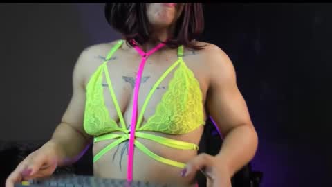 alicefit_212 online show from November 11, 2025, 1:44 pm