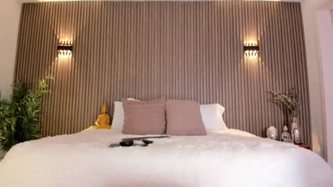 Alice  online show from October 17, 2025, 4:26 am