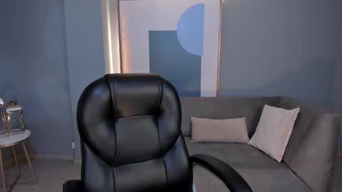 Alice online show from December 21, 2025, 3:19 pm