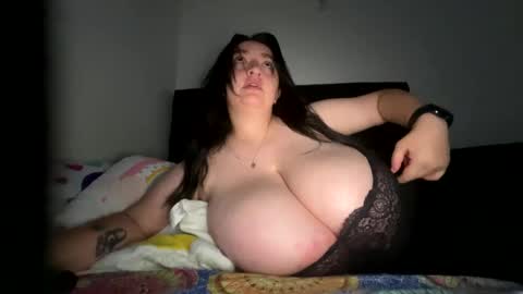 Snapshot of aliceinboobieland chatting on February 6, 2025, 2:44 am Aliceinboobieland online show from February 6, 2025, 2:44 am