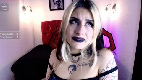 Snapshot of aliceinflames chatting on May 4, 2026, 8:16 pm Alice online show from May 4, 2026, 8:16 pm