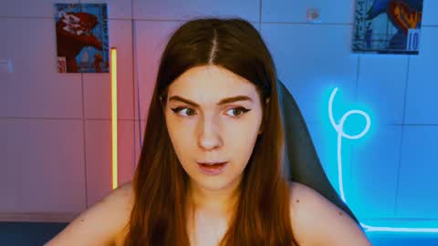 Snapshot of aliceinredsquare_ chatting on September 28, 2025, 5:13 am Alice online show from September 28, 2025, 5:13 am