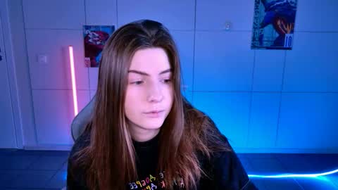 Snapshot of aliceinredsquare_ chatting on November 16, 2025, 5:02 am Alice online show from November 16, 2025, 5:02 am