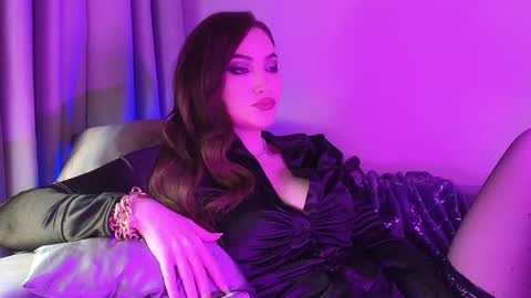 alicejameson online show from November 10, 2025, 8:52 pm